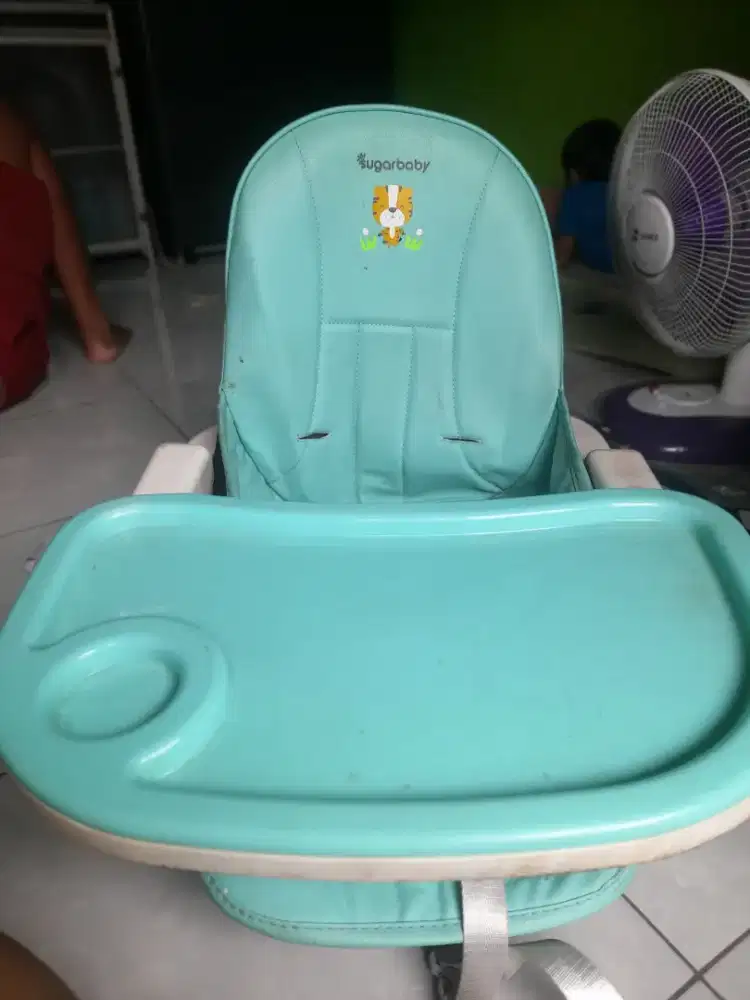 kursi makan bayi