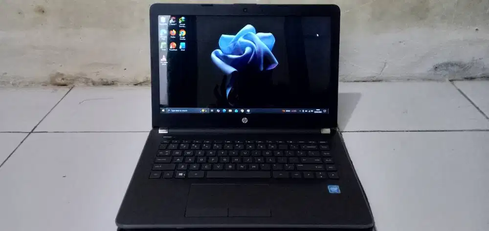 Laptop Hp Model Slim, Celeron RAM 8GB SSD 128GB, NORMAL TINGGAL PAKAI