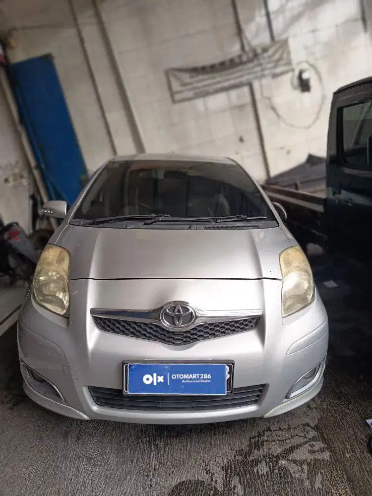 TOYOTA 2011 YARIS E 1.5 A/T SILVER MURAH OTOMART 286 KENJERAN