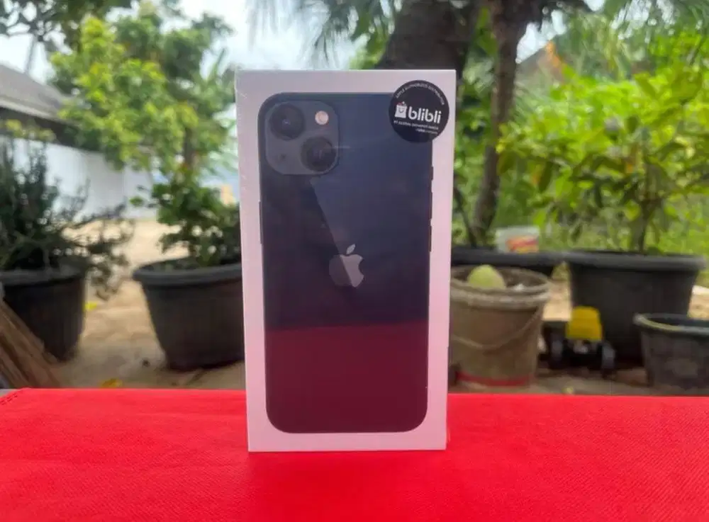 iPhone 13 New Segel Hitam