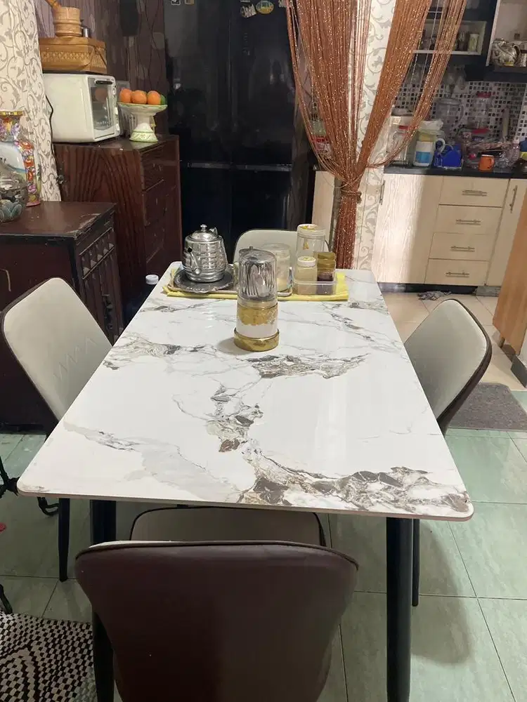 Satu set meja besi marmer+4kursi