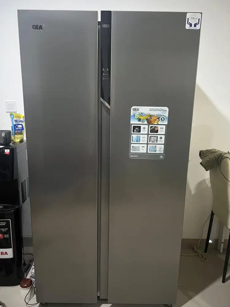 Di jual Kulkas, AC & kasur + dipan