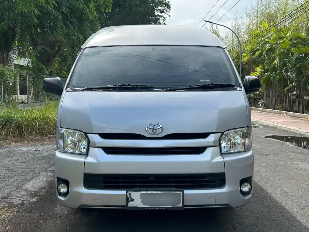 Toyota Hiace 2.5 Commuter 2019 Manual Hi Ace Diesel MT Solar Silver