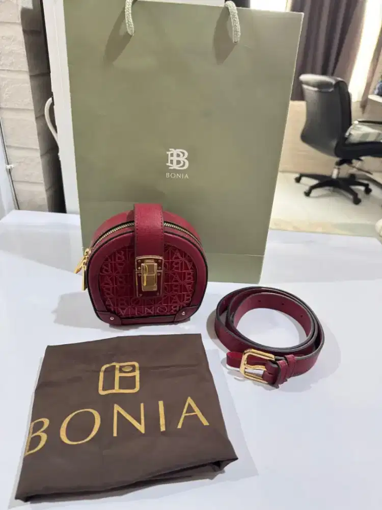 Tas pinggang Bonia original