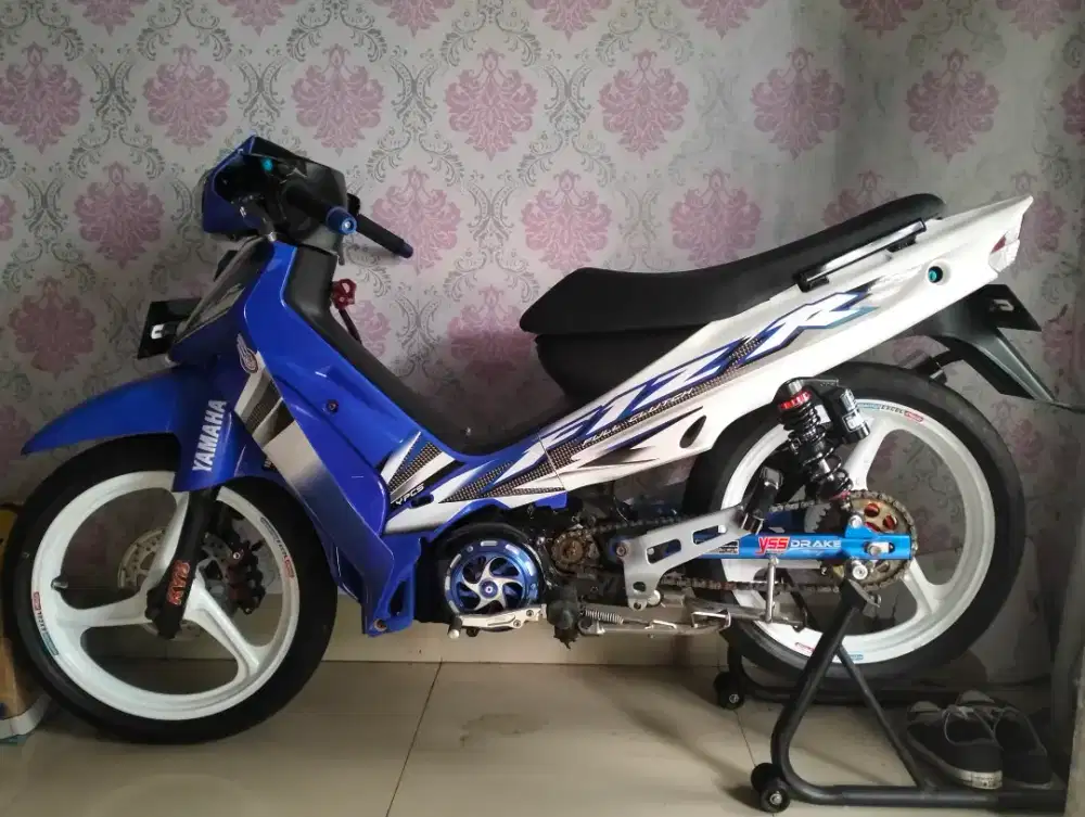 Yamaha F1ZR 2003