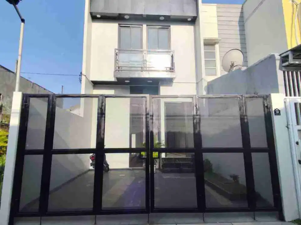 LEBAK JAYA Baru Gress ‼️ Rumah 2 Lantai Desain Modern dekat Raya Kenjeran