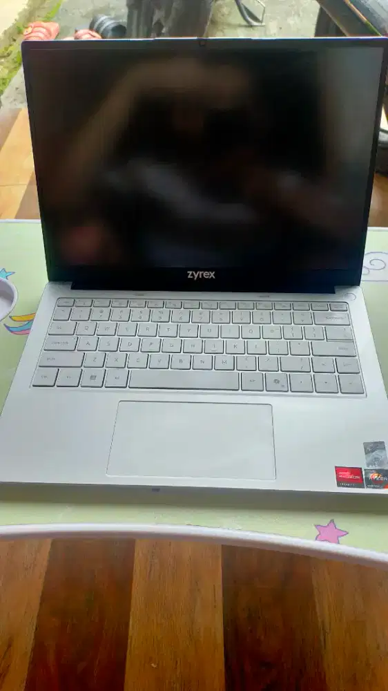 Laptop zyrex amd ryzen 5 6600H 16gb 512gb