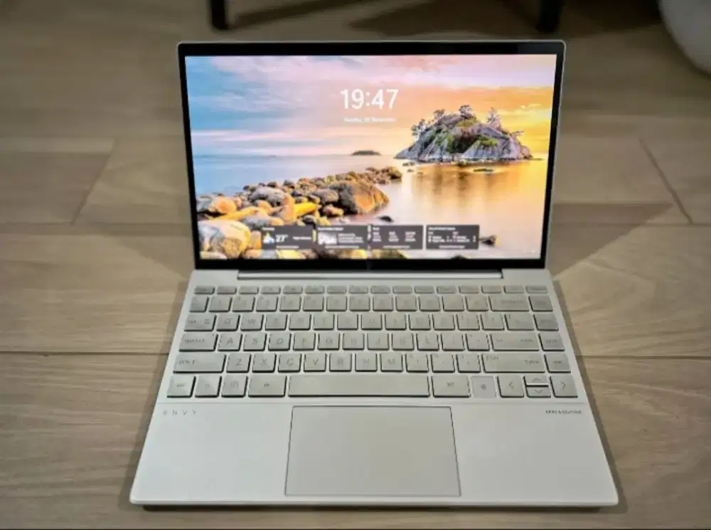 Di JUAL CEPAT  Laptop HP Envy 13 I5-1135G7