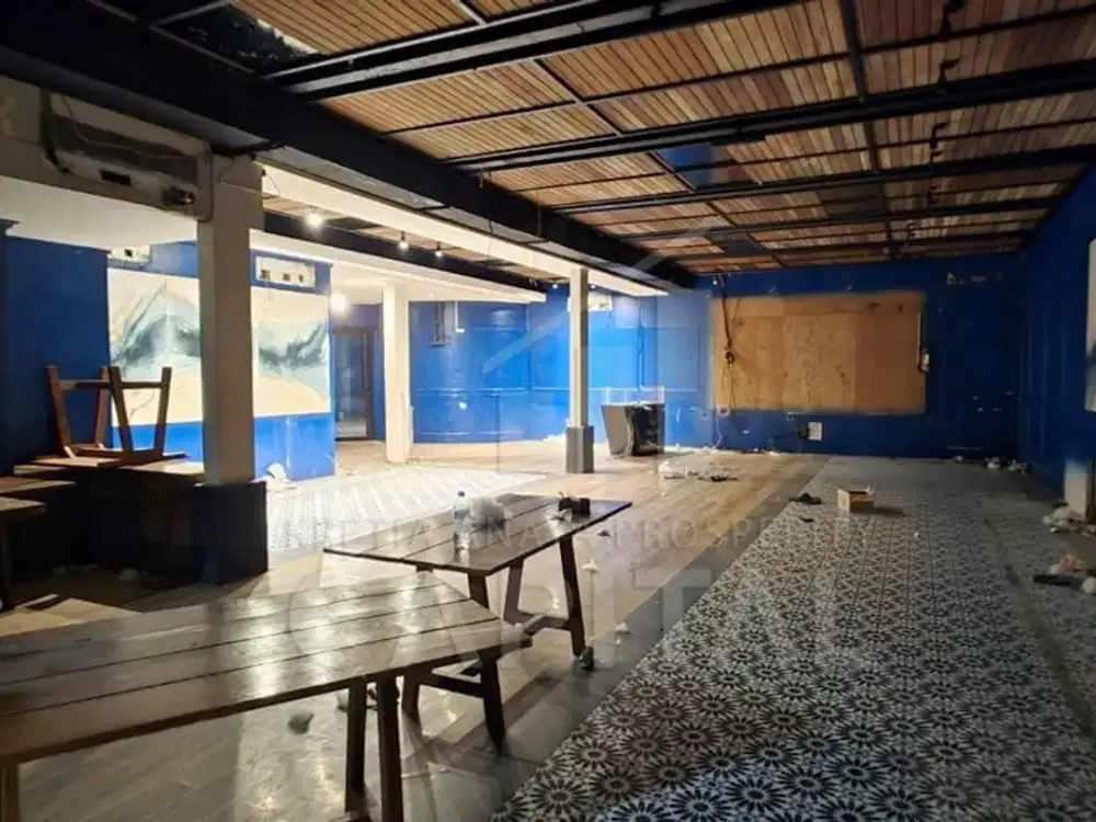 RUANG USAHA KOMERSIL DENGAN LOKASI STRATEGIS AREA KULINER DI JALAN SUMATERA KOTA BANDUNG