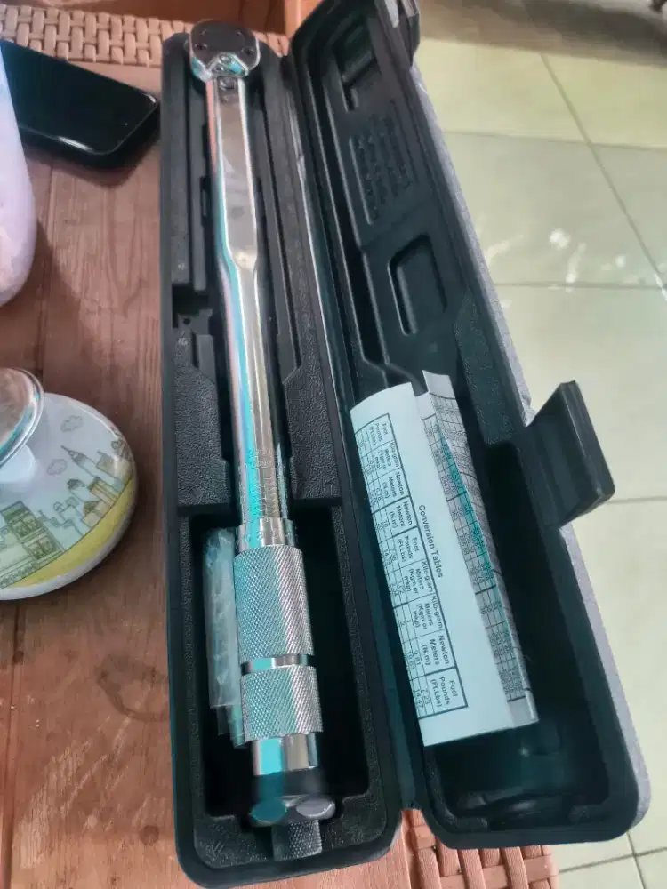 Kunci moment torsi/torque wrench two-way spanner tools like new