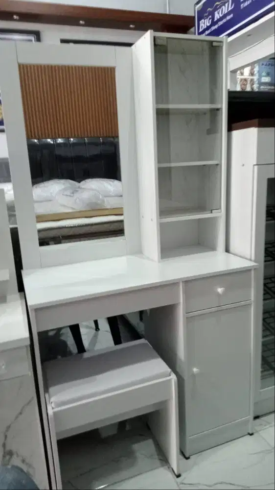 MEJA RIAS SET DENGAN KURSI