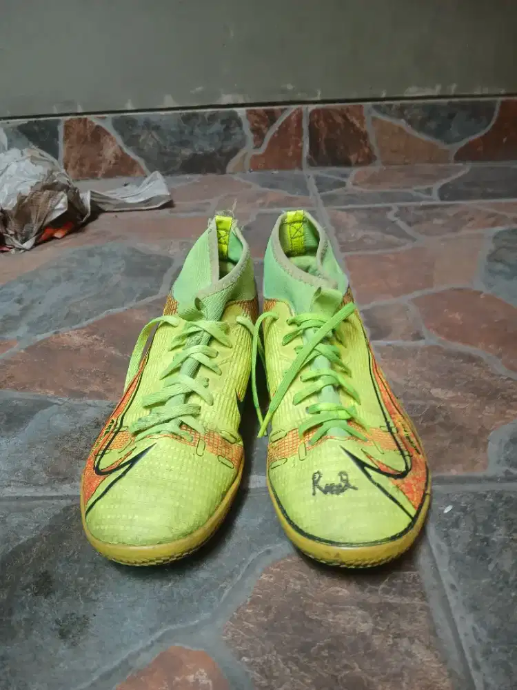 sepatu futsal Nike Mercurial original bekas