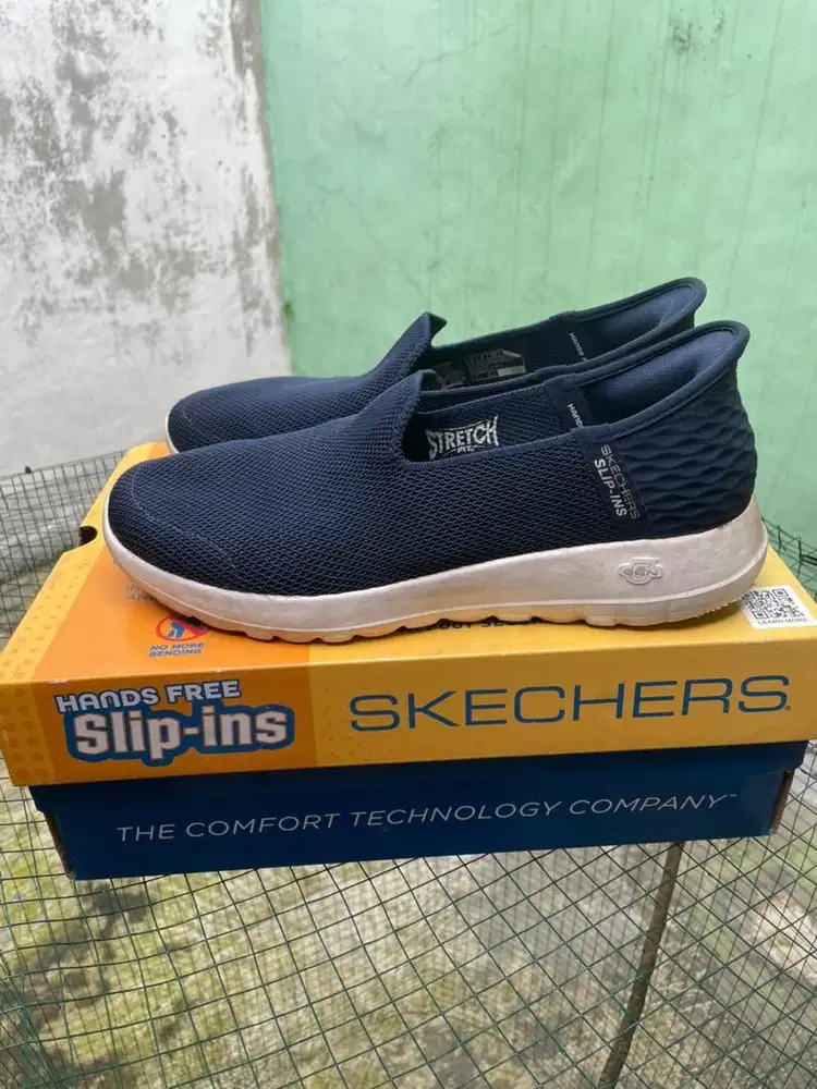 Preloved Sepatu Skechers Size 39 Navy