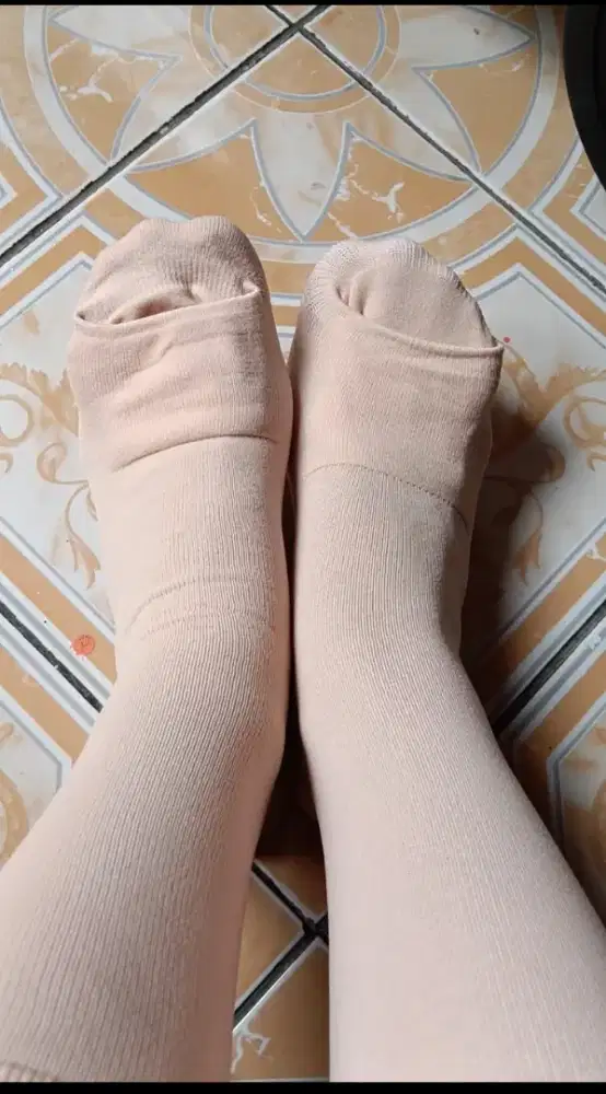 Kaos kaki wudhu perempuan