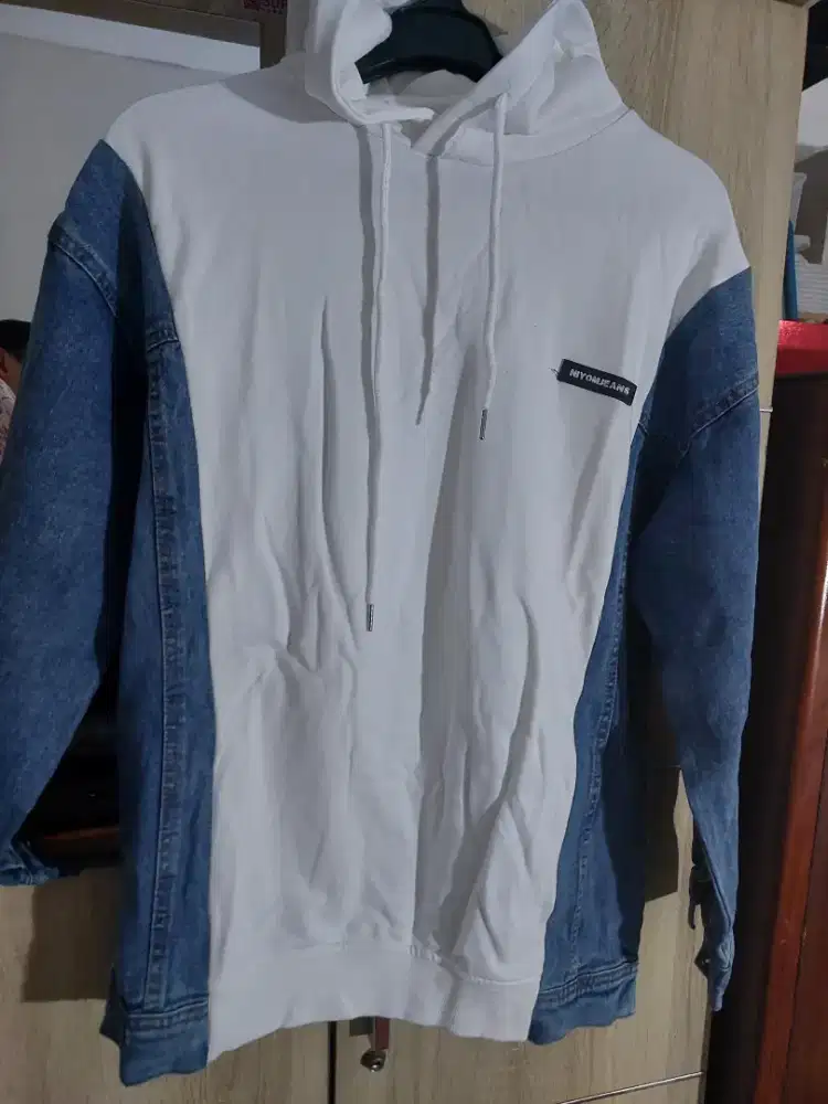 Sweater Pria (For Sale)