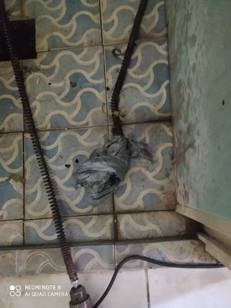 Pipa saluran buntu tersumbat