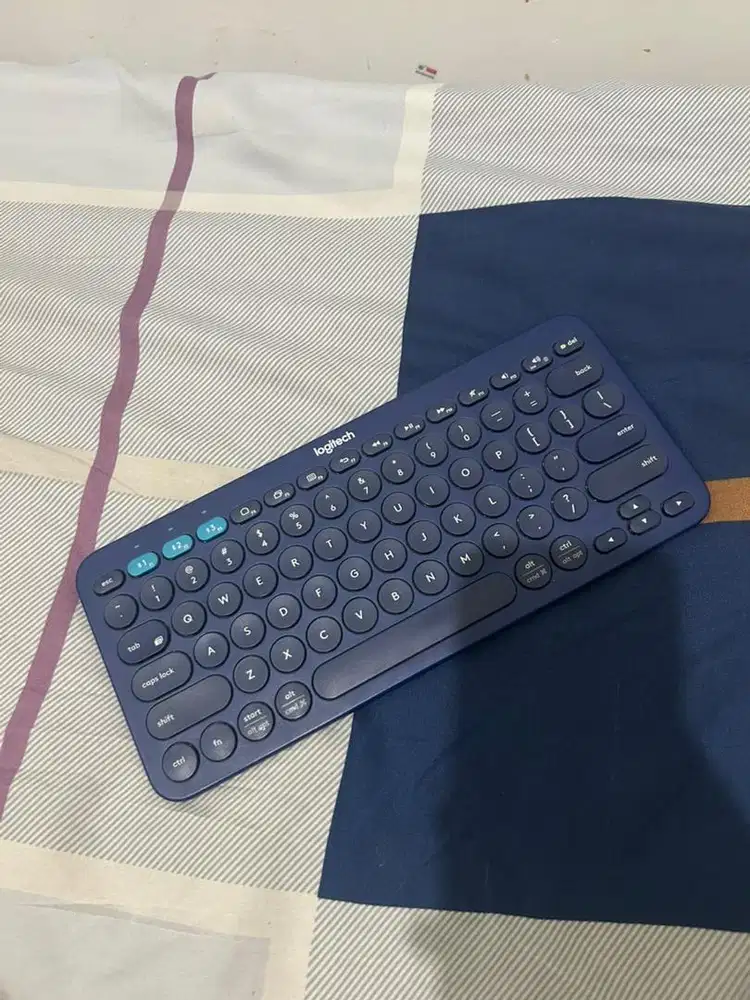 Keyboard Logitech K380