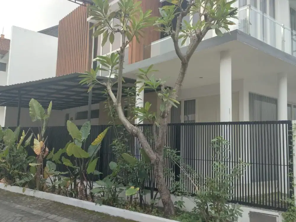 Jarang Ada Rumah 2 Lantai Siap Huni Dekat Dengan Gwalk di Vila Taman Gapura