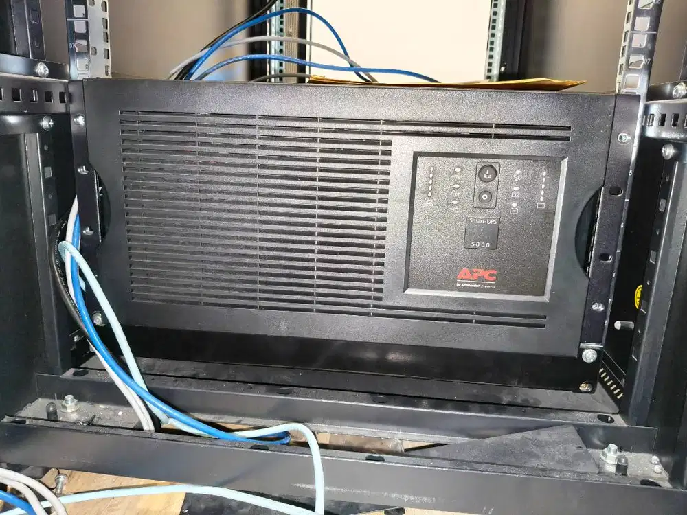 Dijual APC Smart UPS 5000