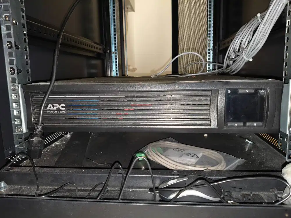 Dijual APC Smart UPS C3000