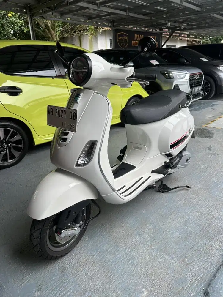 Vespa LX 125 2024 km low asli ab