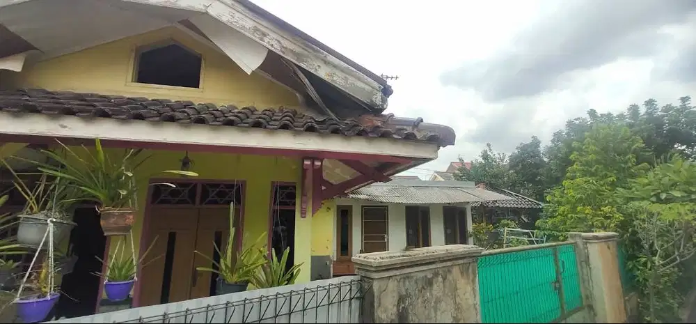 RUMAH HALAMAN LUAS 276 M2 JUAL CEPAT