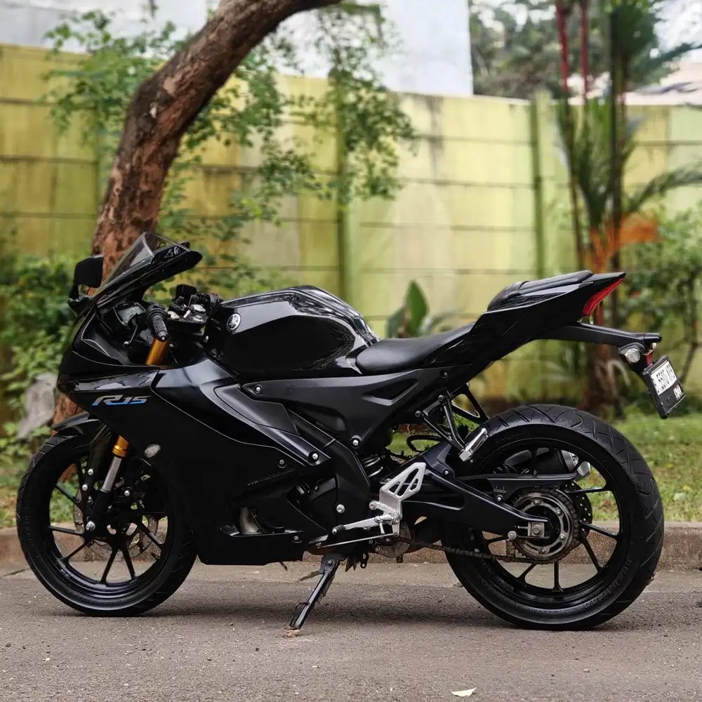 YAMAHA R15 V4 2023 HITAM KM LOW PAJAK HIDUP SIAP JALAN