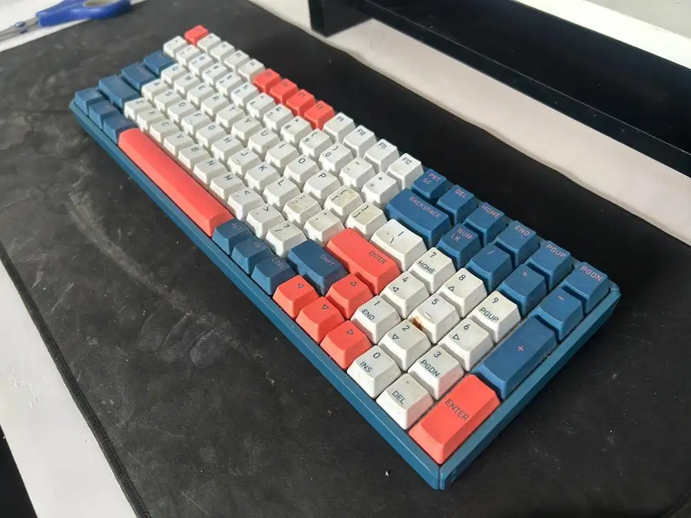 Keyboard Mechanical Iqunix F96 (BNIB).