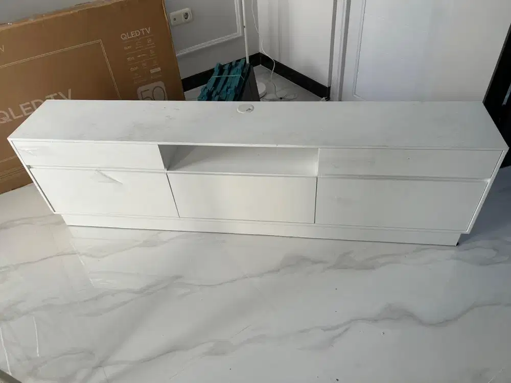 Meja TV kabinet Minimalis Costum 180x30x50 putih polos