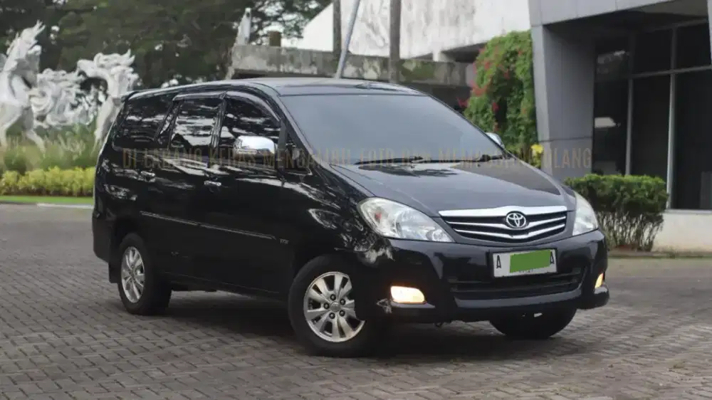 Toyota Kijang Innova V/AT 2.0 Bensin