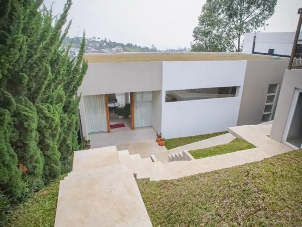 Dijual Villa Cantik View Penghijauan di Dago Village