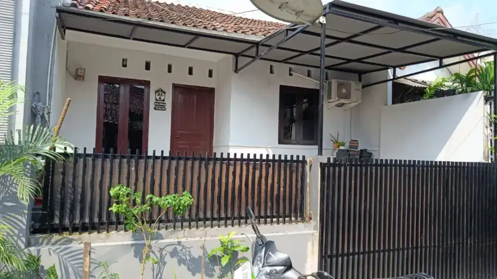 DIJUAL Rumah dĩ BSD lokasi Stratergis dekat stasiun KRL Serpong
