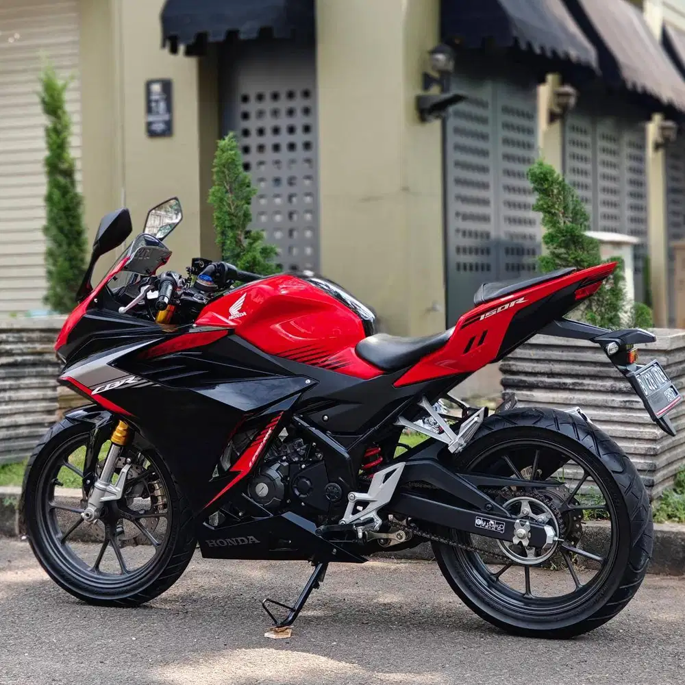 HONDA NEW CBR150R NON ABS 2022 MERAH KM 8K PAJAK PANJANG LIKE NEW