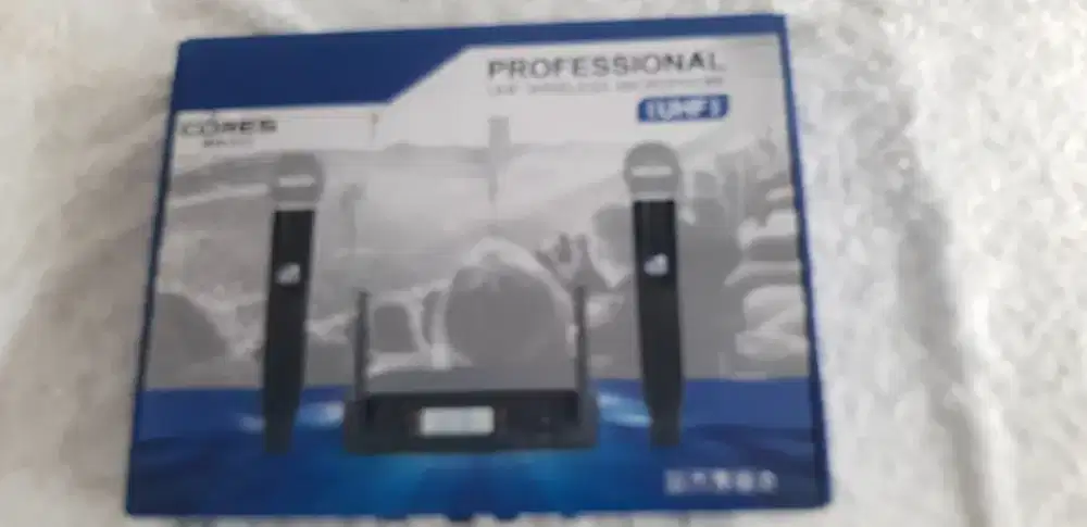 Professional UHF WIRELESS MICROPHONE