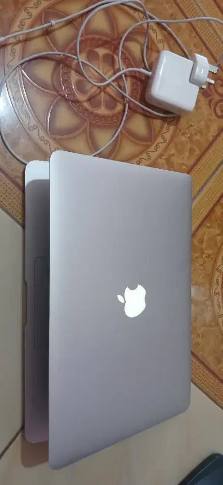 Dijual Macbook Air 13 tahun 2015
