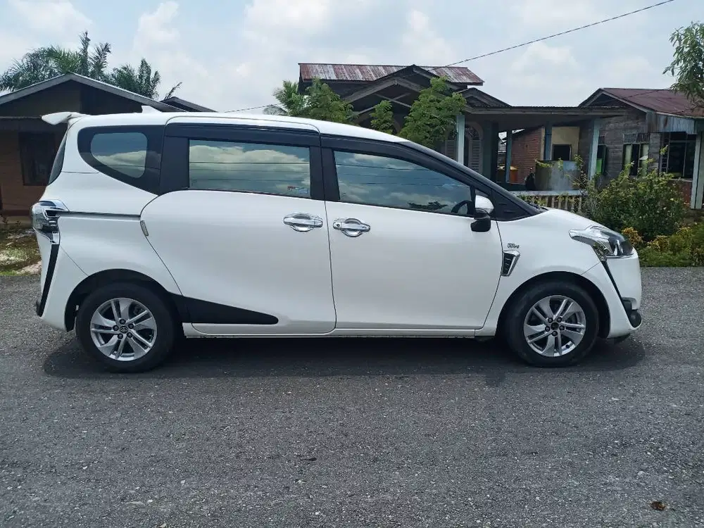 Toyota Sienta 2016 G manual – Terawat, Mesin Halus
