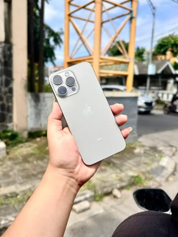 iPhone 15 Pro Max 256gb Natural Titanium iBox Seperti Baru