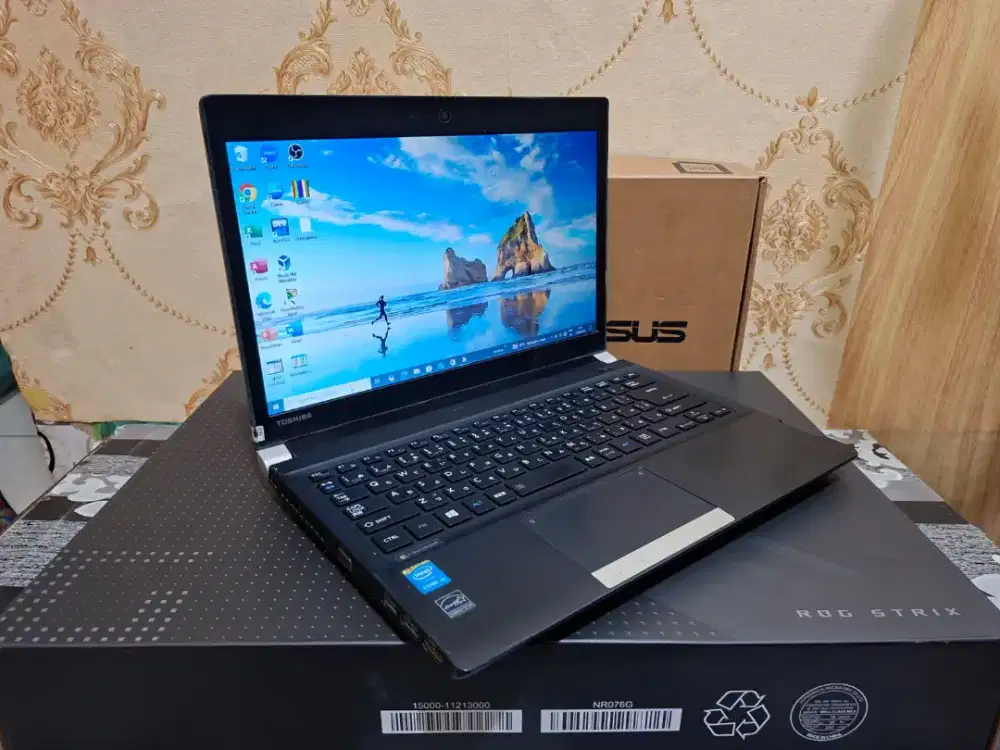 Laptop Toshiba Dynabook R734/K