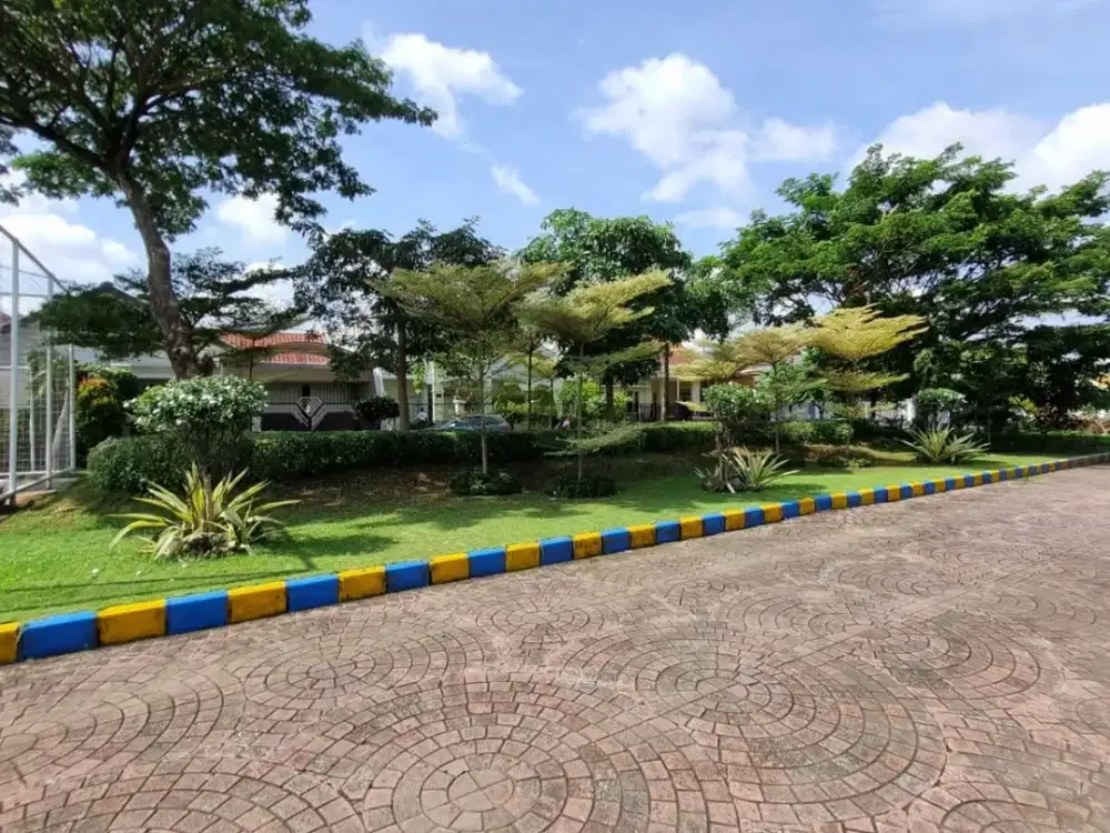 NIRWANA EKSEKUTIF MINIMALIS DEKAT TAMAN ROW JALAN KEMBAR