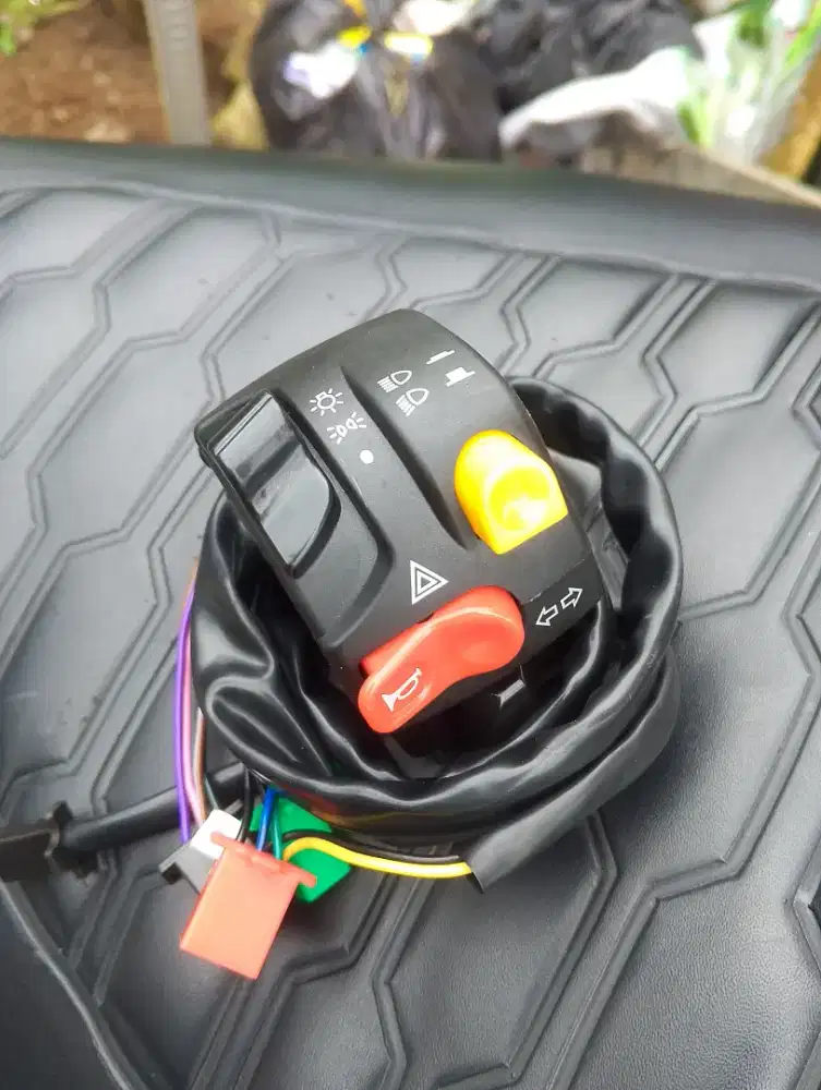 JUAL Saklar Vario,NMAX old,PCX, Vixion Rp.100.000