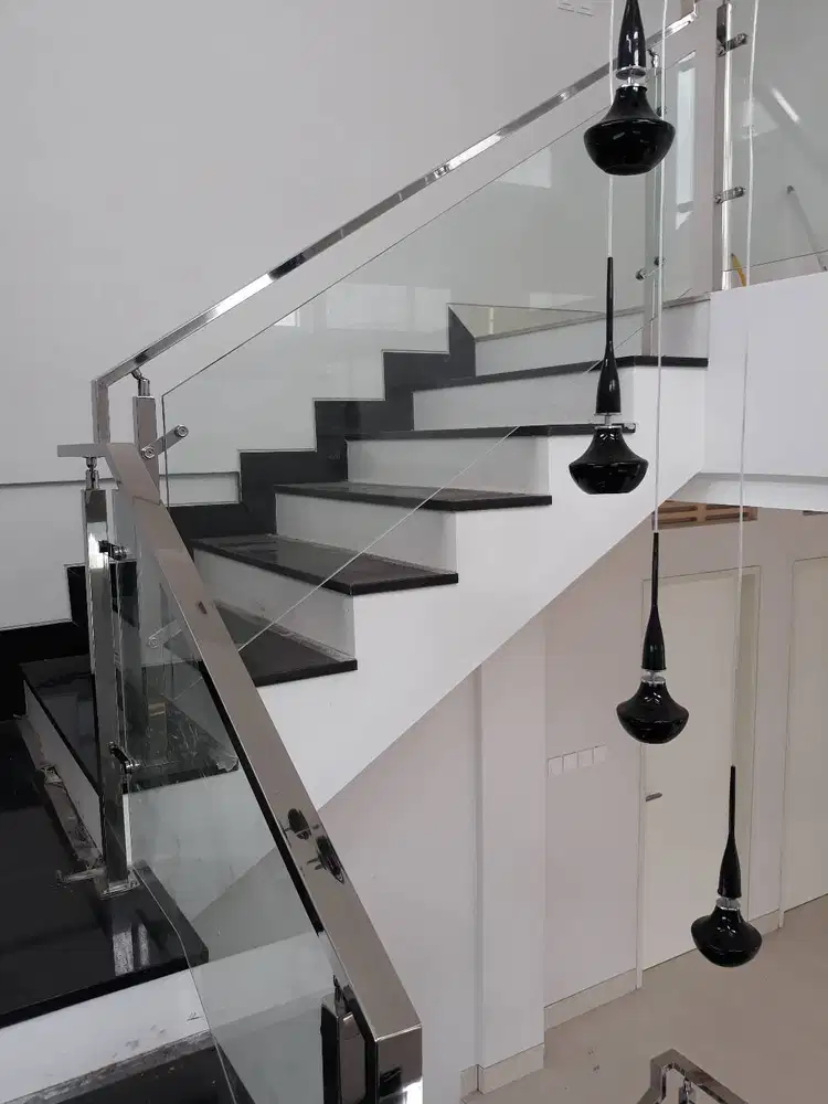 Spesialis Railing Tangga & Balkon Pagar Balkon Kaca