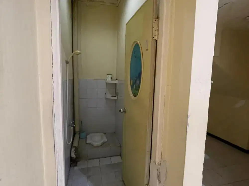 DISEWAKAN CEPAT BARU RENOVASI RUMAH TAMAN PALEM LESTARI 2 LANTAI, JAKARTA BARAT