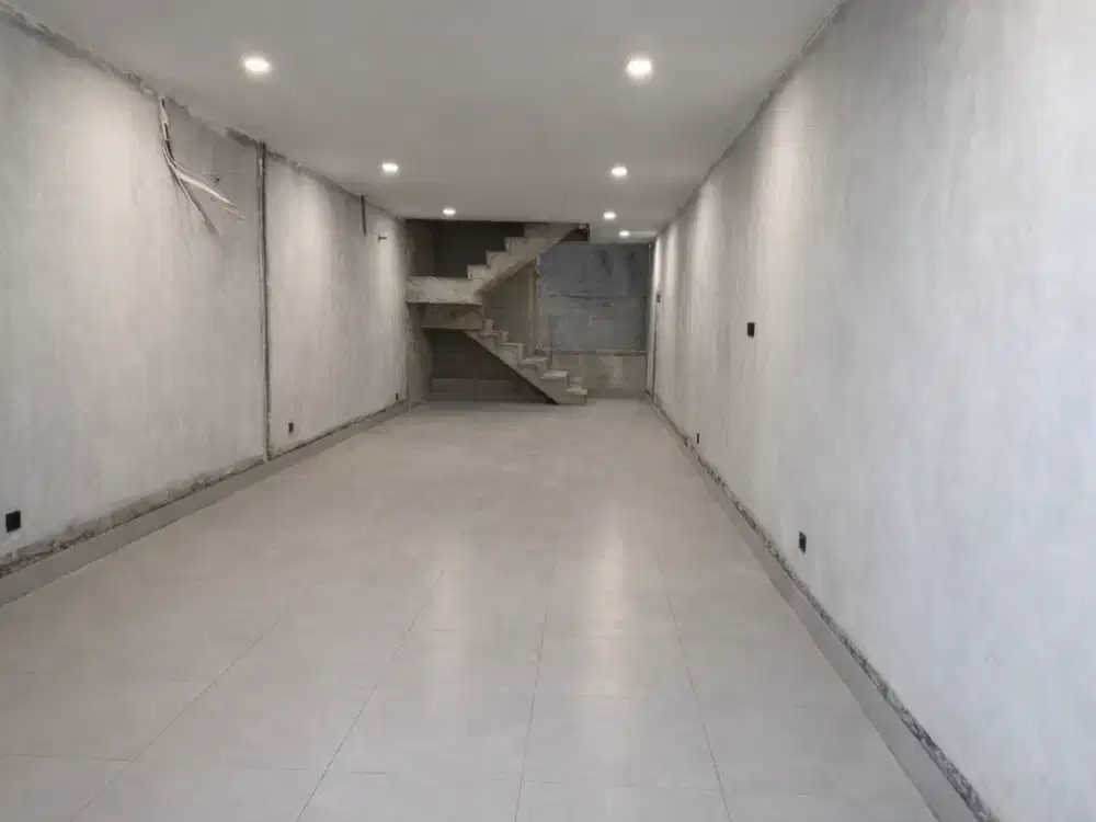 Ruko Modern Brand New Hoek 117m² 2LT Tersedia Beberapa Unit di Muara Karang