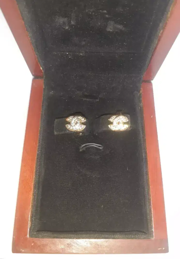 Anting Chanel Emas