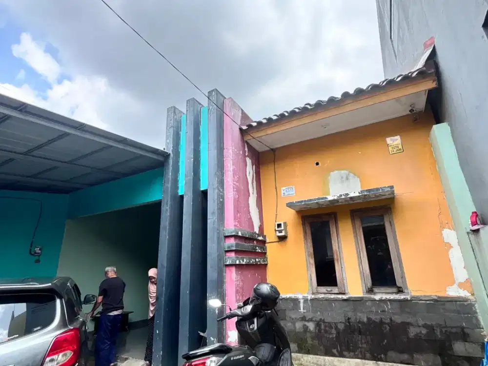 Rumah Modern 3 Lt 10 Menit ke RS Hermina Ciputat Hadap Utara J-41115