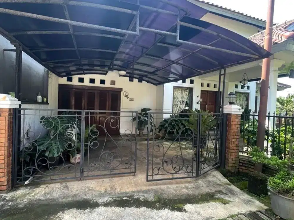 Rumah Luas 4 Kamar 11 Menit ke Cinere Bellevue Mall Siap KPR J-41011