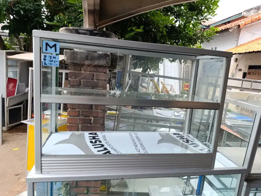 Jual Etalase Lauk pauk secod seperti baru, Lok Pamulang barat, Tangsel