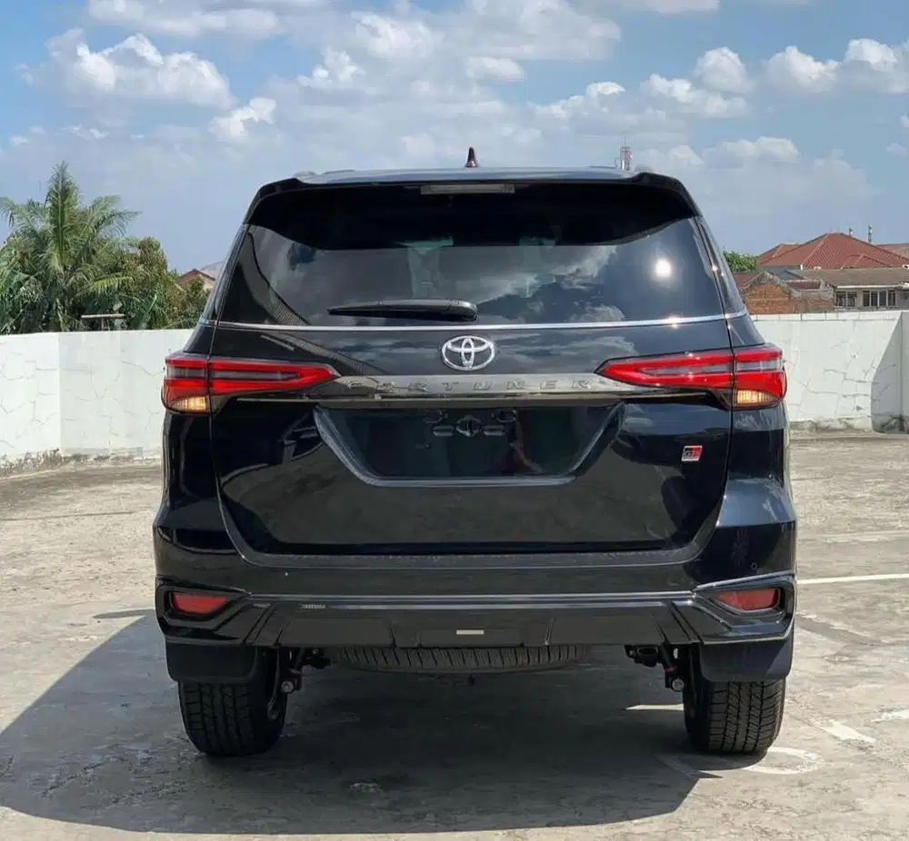 FORTUNER 2.8 gr A/T 2024 km rendah pajak panjang