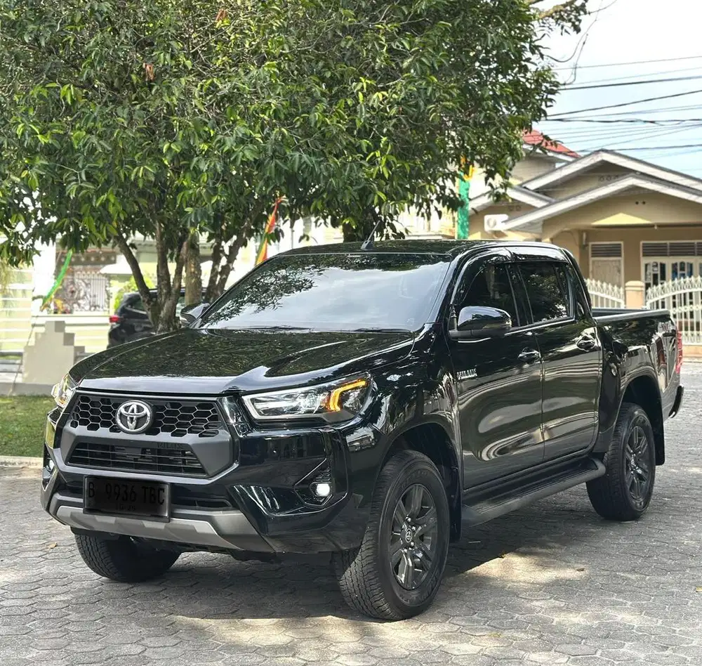 HILUX V MATIC DC 4X4 TAHUN 2024