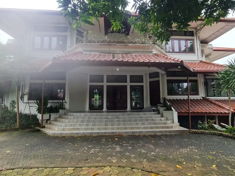 Rumah Tinggal 2 Lantai + Kolam Renang di Mandala Raya Tebet Jaksel